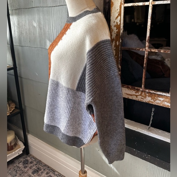 Debut Colorblock Cable Knit Sweater - Picture 4 of 6